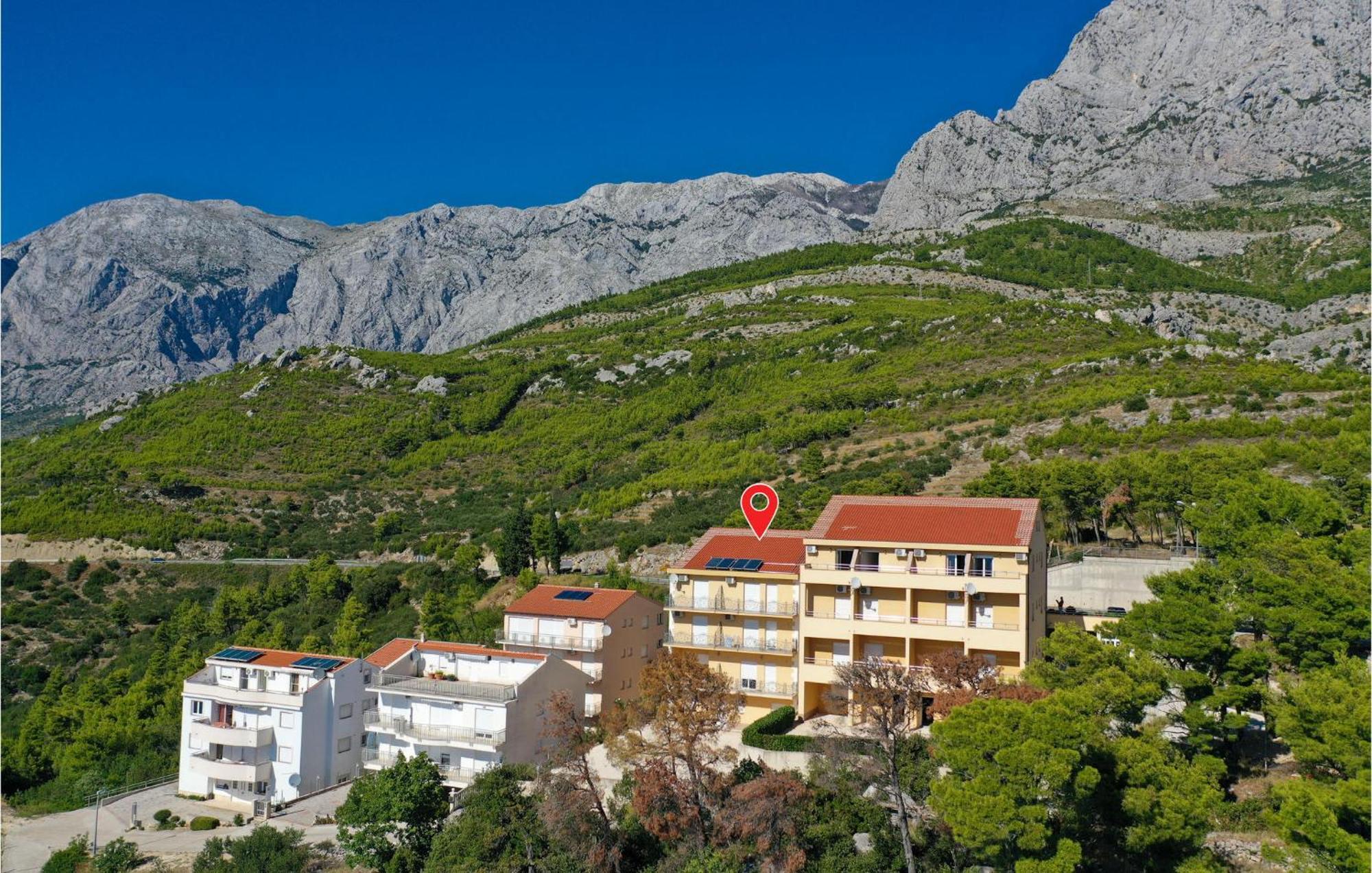 Beautiful Apartment In Krvavica With Kitchen Εξωτερικό φωτογραφία