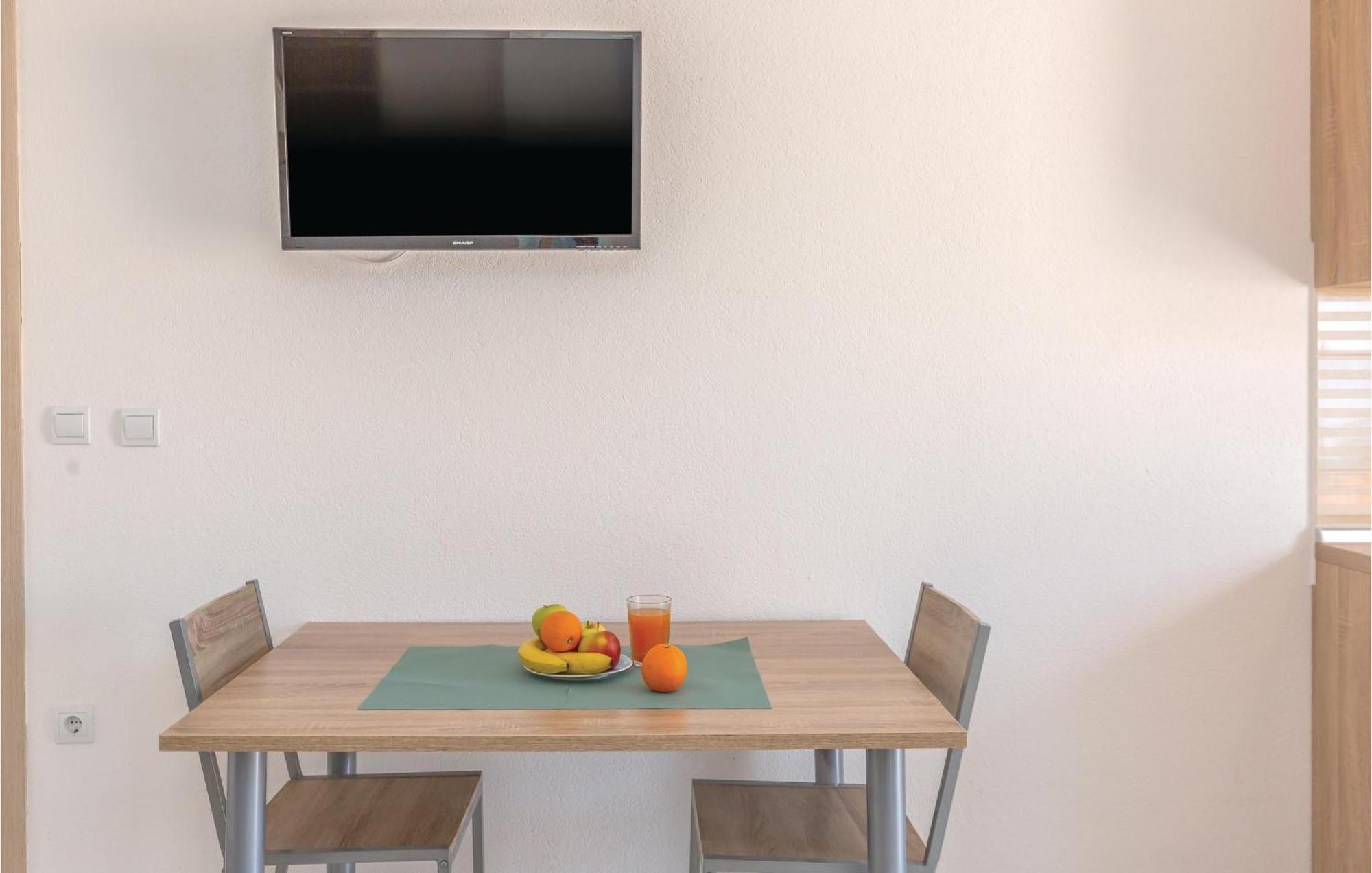Beautiful Apartment In Krvavica With Kitchen Εξωτερικό φωτογραφία