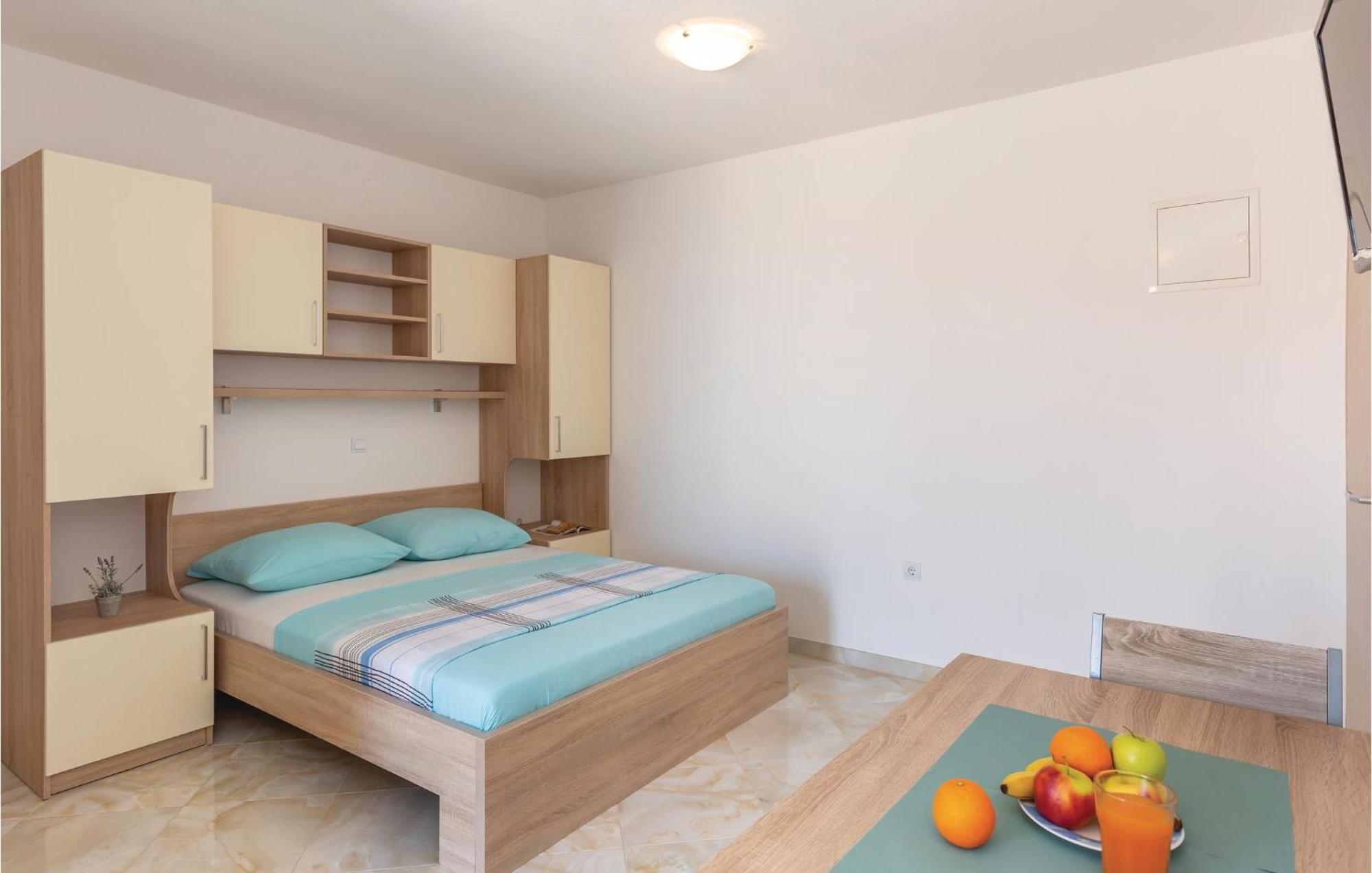 Beautiful Apartment In Krvavica With Kitchen Εξωτερικό φωτογραφία